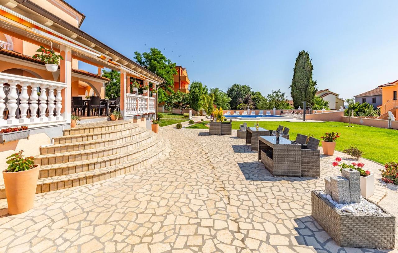Villa Natalija Medulin Exterior photo